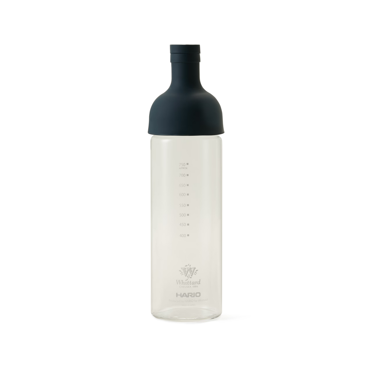 Blue Hario Cold Brew Tea Bottle with a black silicone top, featuring clear measurement markings from 200ml to 750ml in 100ml increments. Designed for Japanese cold brew preparation, this bottle is perfect for making refreshing cold brew tea. The Whittard and Hario logos are printed on the lower front, providing a sleek and stylish finish.