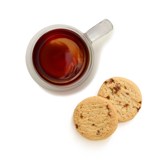 English Breakfast Loose Tea and Salted Caramel Biscuits