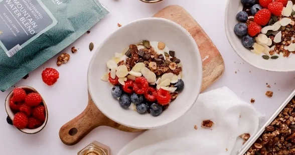 Decaf coffee & chocolate granola Recipe